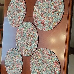 Five round The Pioneer Woman place mats